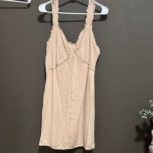 G.I.L.I. Beige Ruffled dress NWT MEDIUM